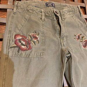 Abercrombie&fitch jeans with floral Embroidery